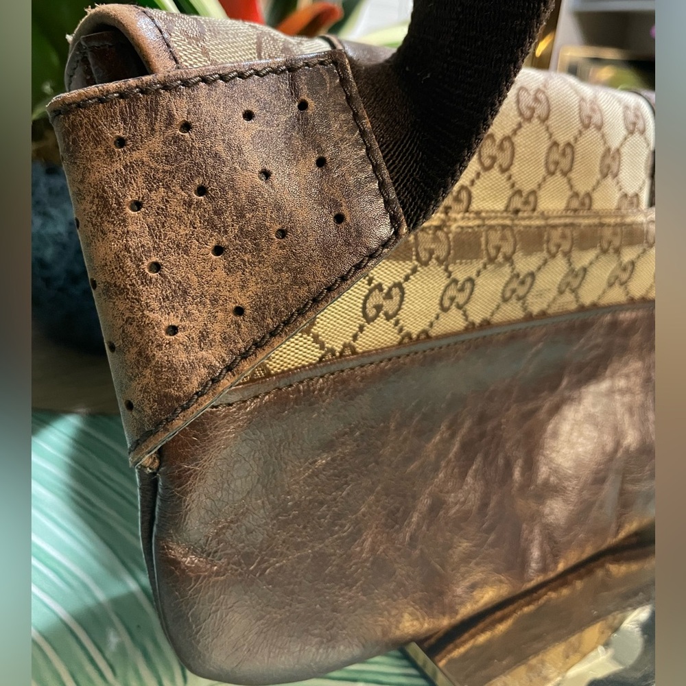 Authentic - Vintage GUCCI leather and canvas bum/sling bag - Picture 4 of 16